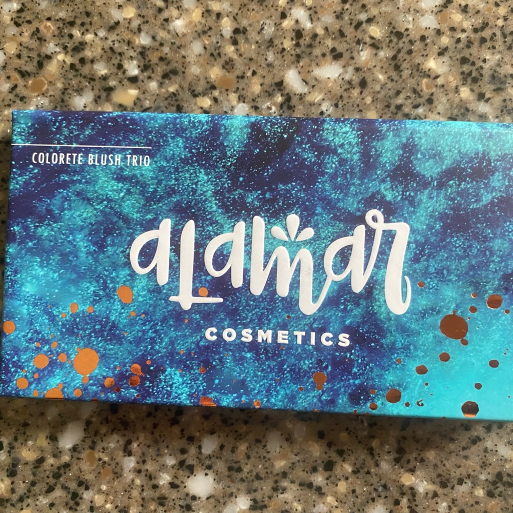 New Alamar cosmetics colorete blush trio